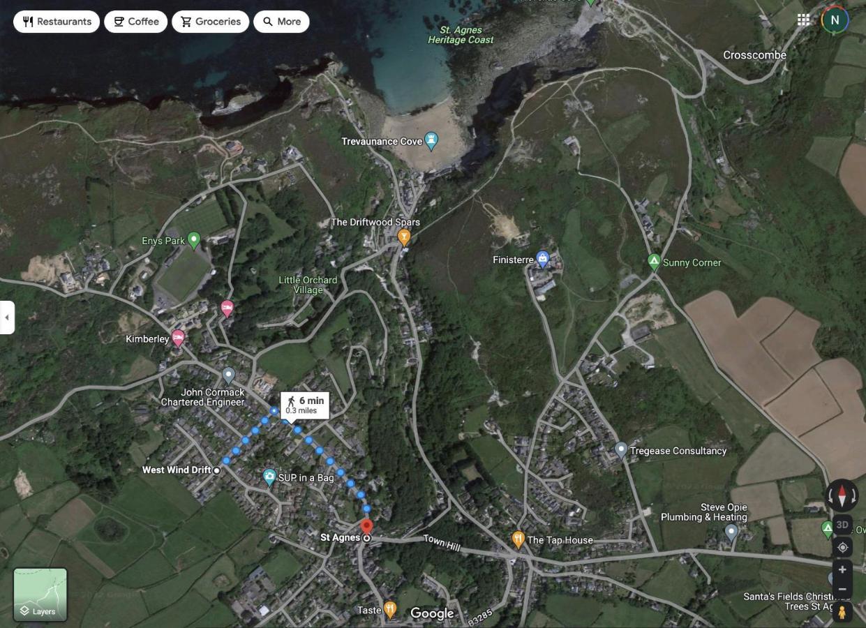 Howlyek, In St Agnes Village Esterno foto