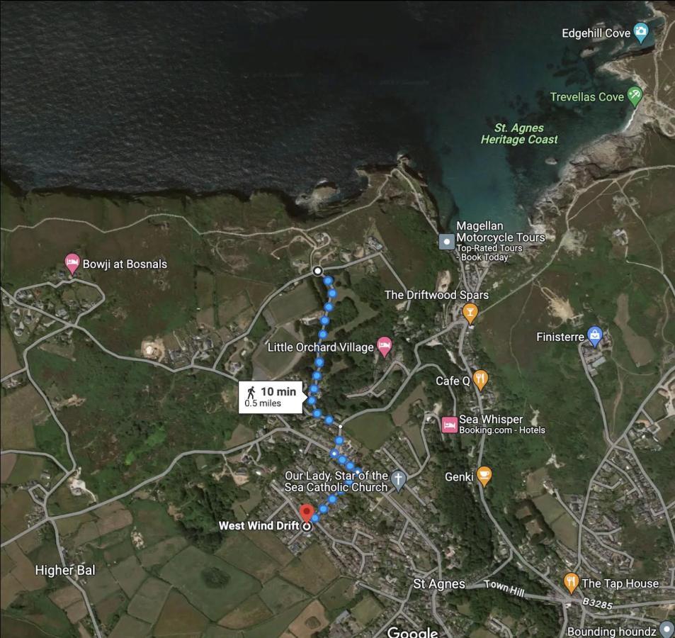 Howlyek, In St Agnes Village Esterno foto