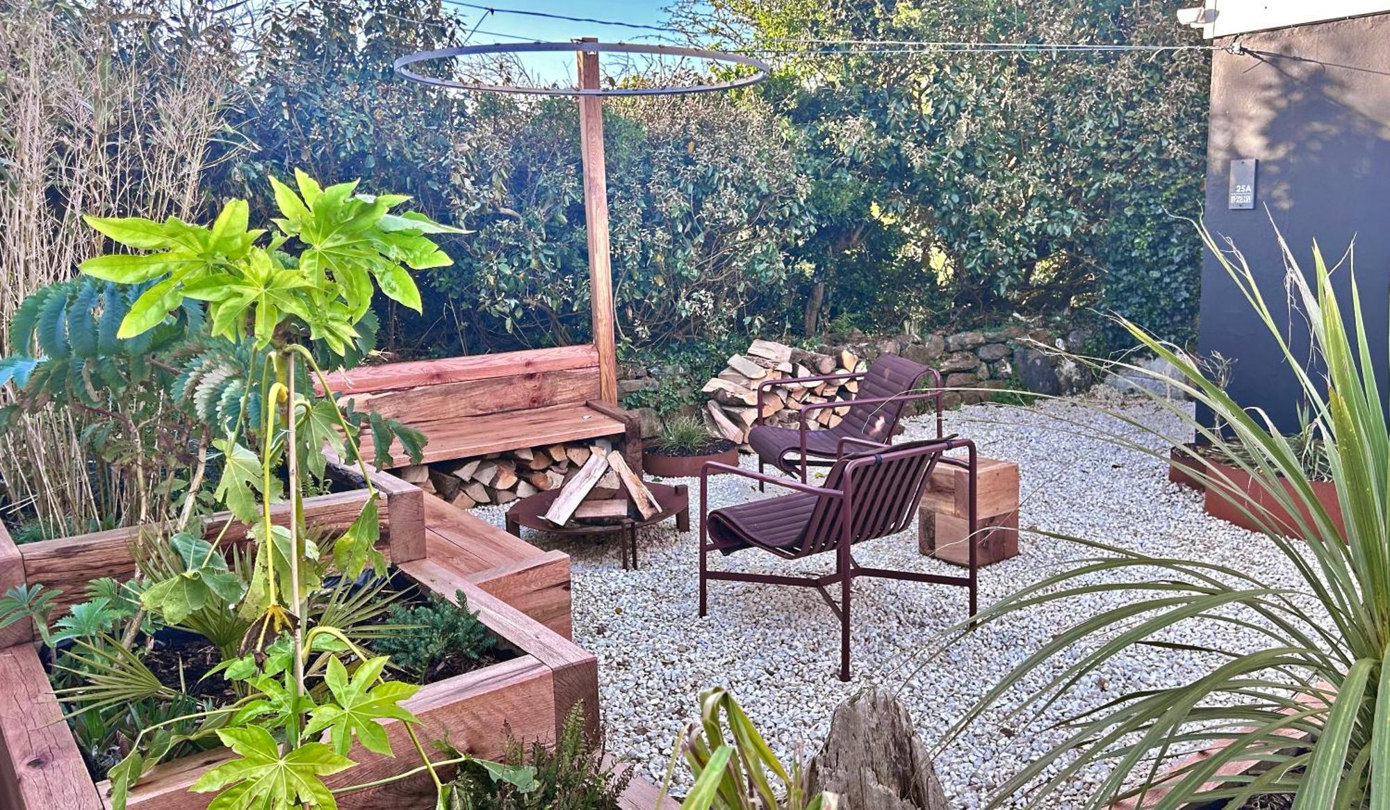 Howlyek, In St Agnes Village Esterno foto